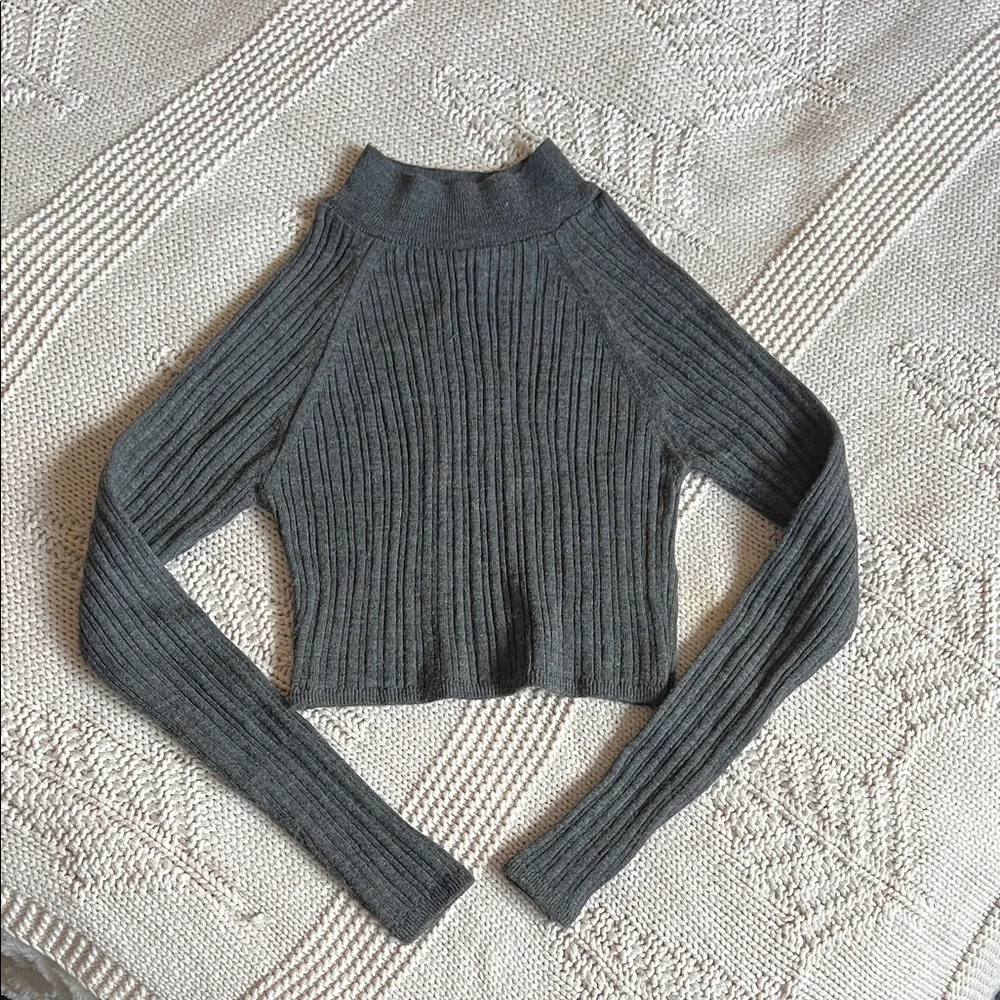 ASOS Gray Ribbed Crop Top - Picture 1 of 4